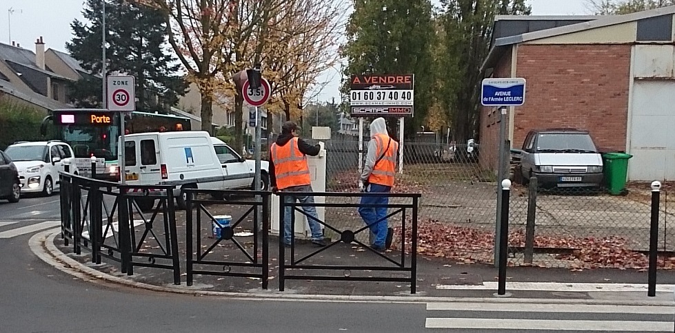 Quand on efface des tags dans les rues de&nbsp;Savigny