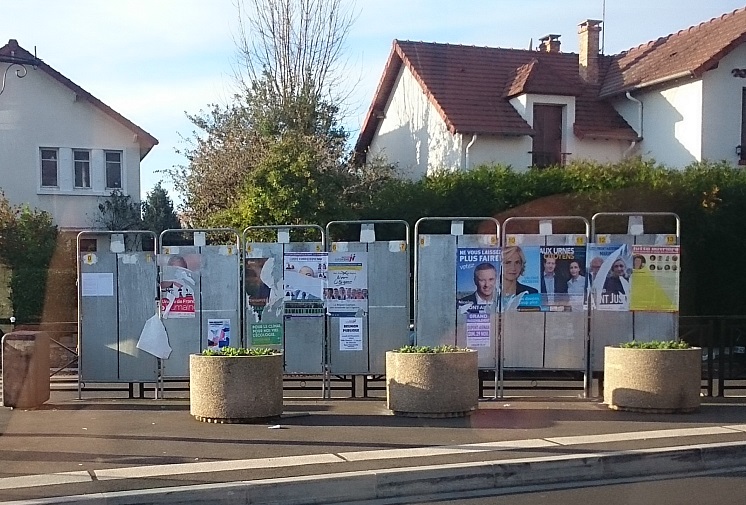 À Savigny-sur-Orge, le maire veille sur les panneaux&nbsp;électoraux