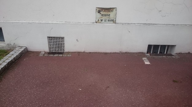 Tout ce samedi matin, sa place sera restée désespérément vide