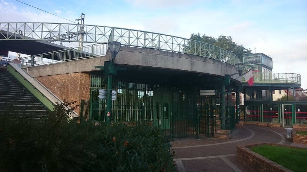 Deal au dessus du nez de la Police municipale de Savigny-sur-Orge