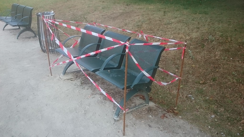 Square capitaine Jean D&rsquo;HERS : le banc détérioré carrément retiré ainsi que son&nbsp;voisin