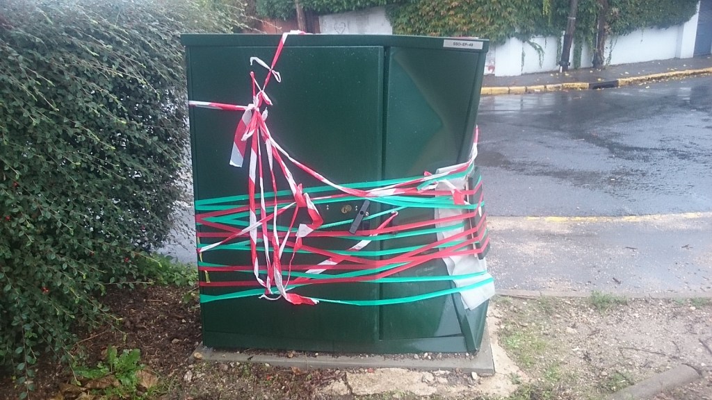 Mais qui s&rsquo;amuse à défoncer les armoires fibre optique à Savigny-sur-Orge ?