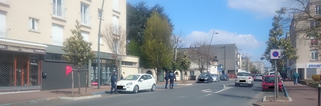 À Savigny-sur-Orge, la Police municipale (ou plutôt ce qu&rsquo;il en reste) veille au bon respect du&nbsp;confinement