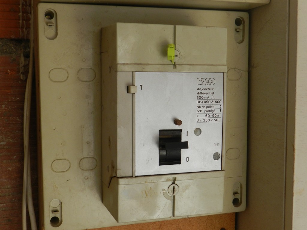 Enedis alerte d&rsquo;un défaut potentiel grave sur certains disjoncteurs de branchement changés&nbsp;récemment