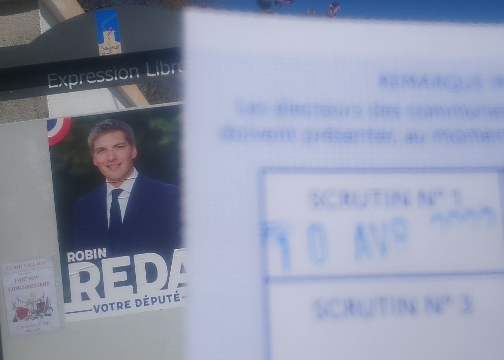 À Savigny-sur-Orge, un orateur national de Valérie PÉCRESSE continue de faire campagne le jour du&nbsp;vote…