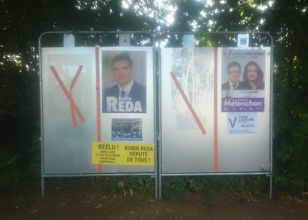 Droit de suite : le « petit télégraphiste de REDA » pas pressé de retirer les panneaux électoraux officiels…