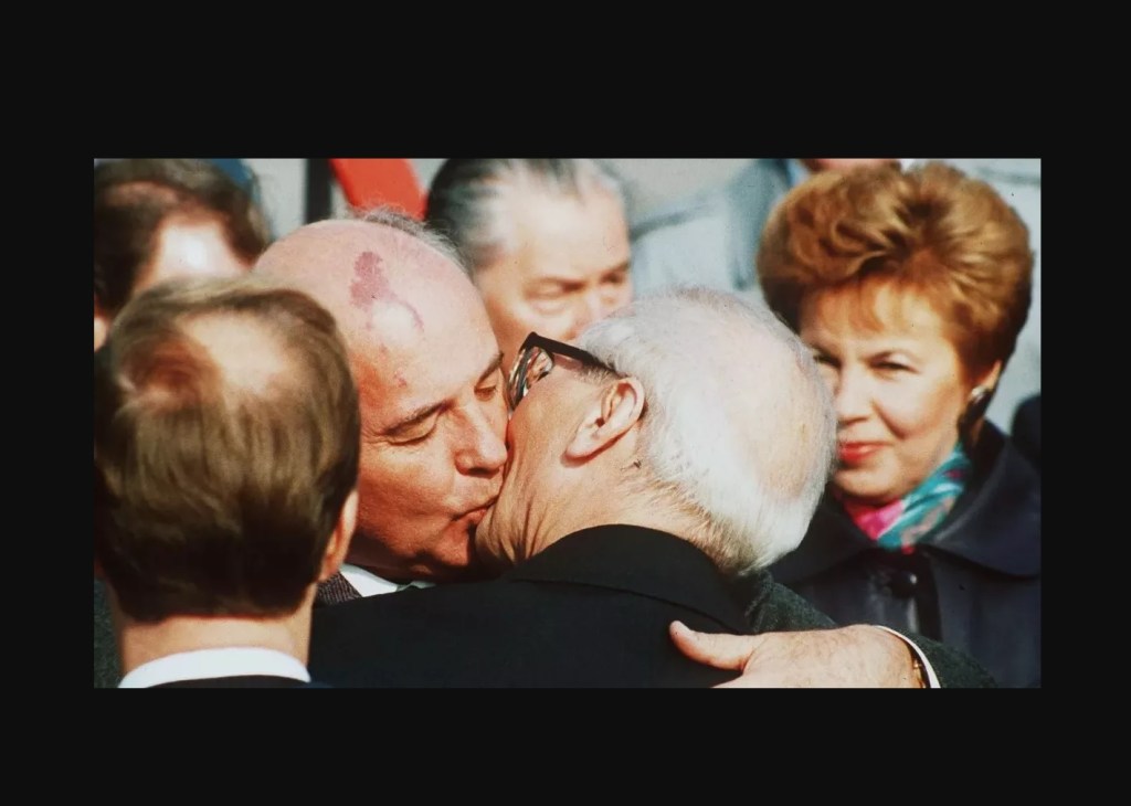 Hommage contrasté au camarade Mikhaïl Sergueïevitch&nbsp;GORBATCHEV