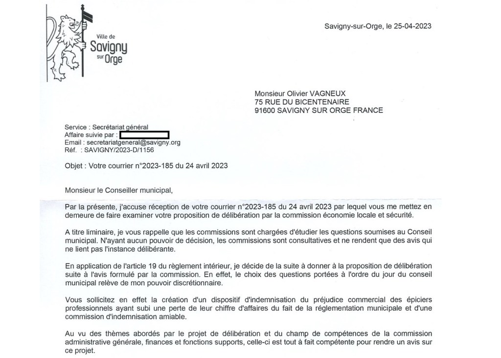 Droit de suite : Alexis TEILLET a sorti les rames ; mais il pagaie à contre-courant en tenant les avirons à l&rsquo;envers…