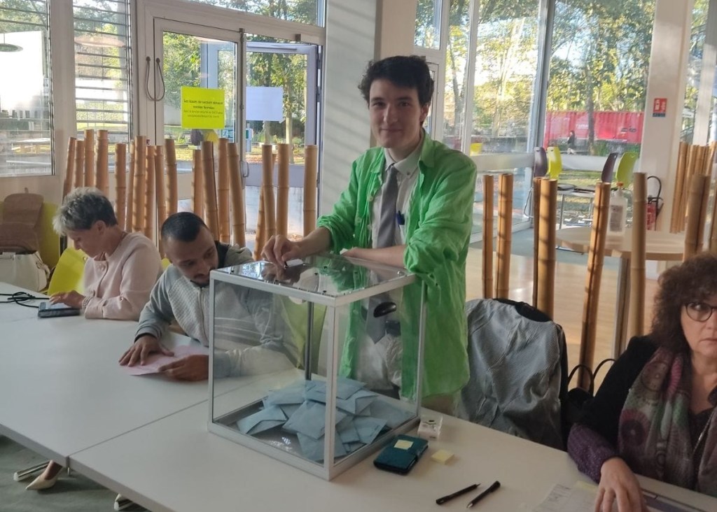 Anecdote des sénatoriales 2023 en Essonne : c&rsquo;est super chaud comme quoi ces sales petites poucaves ne peuvent pas s’empêcher de me balance&nbsp;!