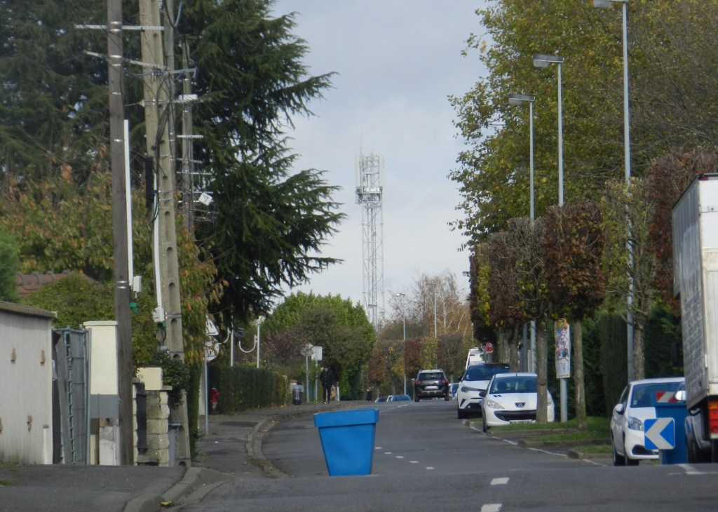 Oh, bah tiens ! Alexis TEILLET refuse de me communiquer le dossier d&rsquo;autorisation d&rsquo;urbanisme de l&rsquo;antenne 5G installée à la limite Savigny/Morangis