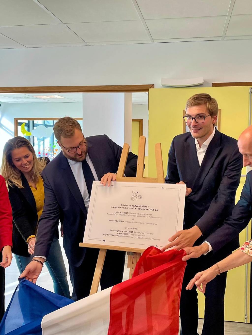 Pourquoi le nom de Valérie PÉCRESSE sur la plaque si elle n&rsquo;était pas là&nbsp;?